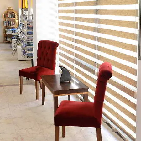 Alibabam & ホテル 2*