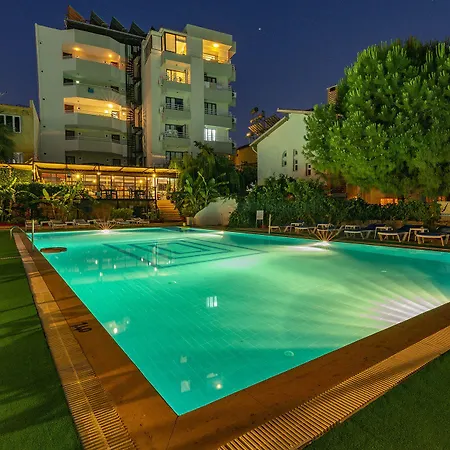 Alibabam & Ξενοδοχείο Κουσάντασι