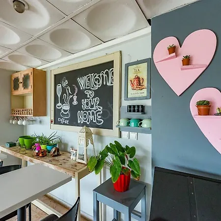 Alibabam & فندق كوشاداسيه