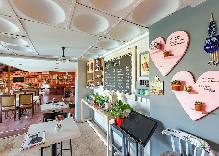 Alibabam & Szálloda 2*